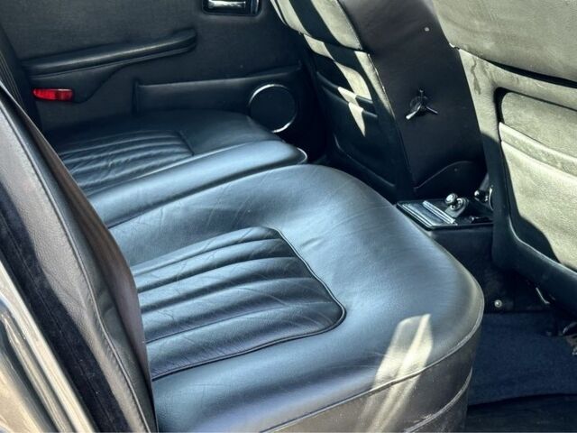 Сірий Ягуар Даймлер, об'ємом двигуна 5.3 л та пробігом 86 тис. км за 19999 $, фото 15 на Automoto.ua