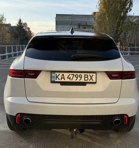 Белый Ягуар E-Pace, объемом двигателя 2 л и пробегом 77 тыс. км за 25000 $, фото 4 на Automoto.ua
