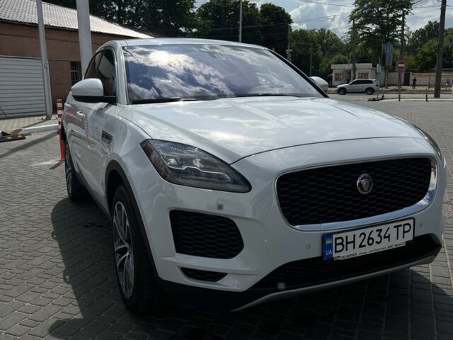 Белый Ягуар E-Pace, объемом двигателя 2 л и пробегом 185 тыс. км за 17600 $, фото 1 на Automoto.ua