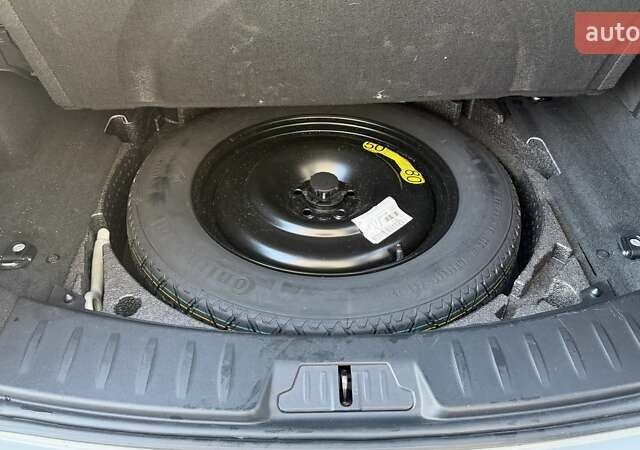 Белый Ягуар E-Pace, объемом двигателя 2 л и пробегом 77 тыс. км за 25000 $, фото 18 на Automoto.ua