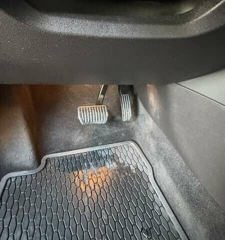 Белый Ягуар E-Pace, объемом двигателя 2 л и пробегом 77 тыс. км за 25000 $, фото 7 на Automoto.ua