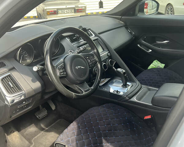 Білий Ягуар E-Pace, об'ємом двигуна 2 л та пробігом 185 тис. км за 21000 $, фото 17 на Automoto.ua