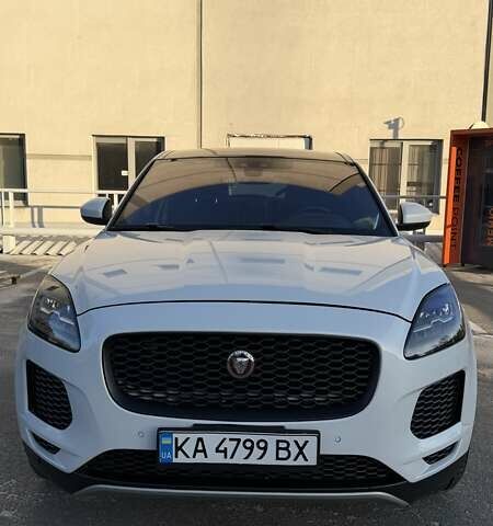 Белый Ягуар E-Pace, объемом двигателя 2 л и пробегом 77 тыс. км за 25000 $, фото 1 на Automoto.ua
