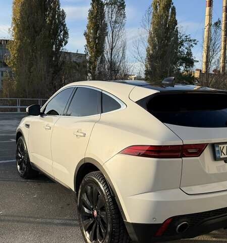 Белый Ягуар E-Pace, объемом двигателя 2 л и пробегом 77 тыс. км за 25000 $, фото 2 на Automoto.ua