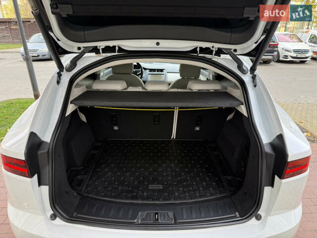Білий Ягуар E-Pace, об'ємом двигуна 2 л та пробігом 145 тис. км за 28300 $, фото 15 на Automoto.ua