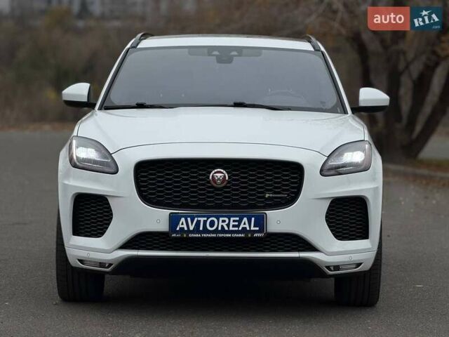 Белый Ягуар E-Pace, объемом двигателя 2 л и пробегом 120 тыс. км за 25500 $, фото 10 на Automoto.ua