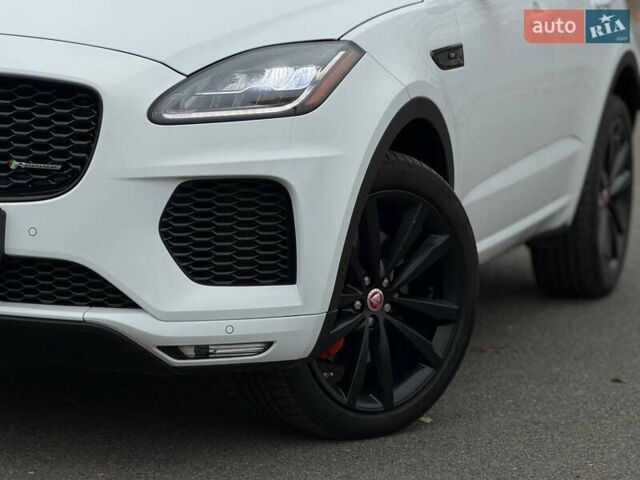 Белый Ягуар E-Pace, объемом двигателя 2 л и пробегом 120 тыс. км за 25500 $, фото 2 на Automoto.ua