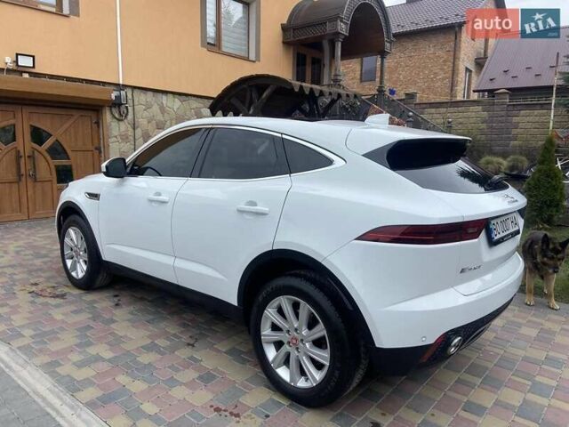 Белый Ягуар E-Pace, объемом двигателя 2 л и пробегом 54 тыс. км за 22500 $, фото 7 на Automoto.ua