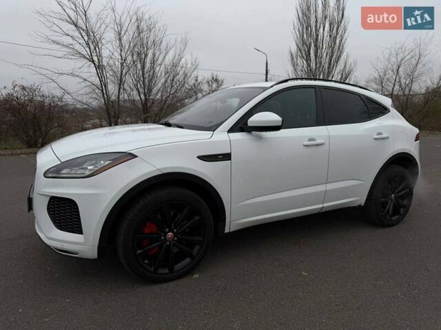 Белый Ягуар E-Pace, объемом двигателя 2 л и пробегом 120 тыс. км за 25500 $, фото 12 на Automoto.ua