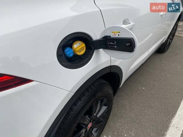 Белый Ягуар E-Pace, объемом двигателя 2 л и пробегом 74 тыс. км за 28000 $, фото 33 на Automoto.ua