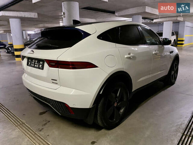 Белый Ягуар E-Pace, объемом двигателя 2 л и пробегом 103 тыс. км за 26500 $, фото 2 на Automoto.ua