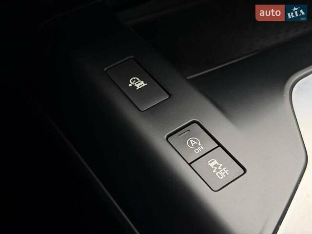 Белый Ягуар E-Pace, объемом двигателя 2 л и пробегом 120 тыс. км за 25500 $, фото 63 на Automoto.ua