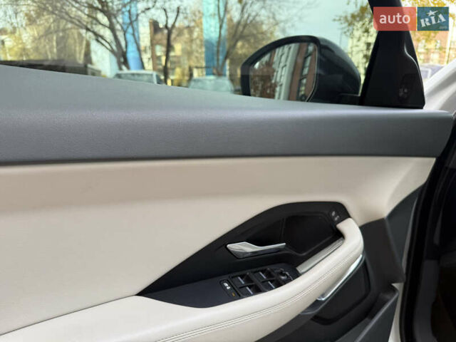 Білий Ягуар E-Pace, об'ємом двигуна 2 л та пробігом 145 тис. км за 28300 $, фото 10 на Automoto.ua