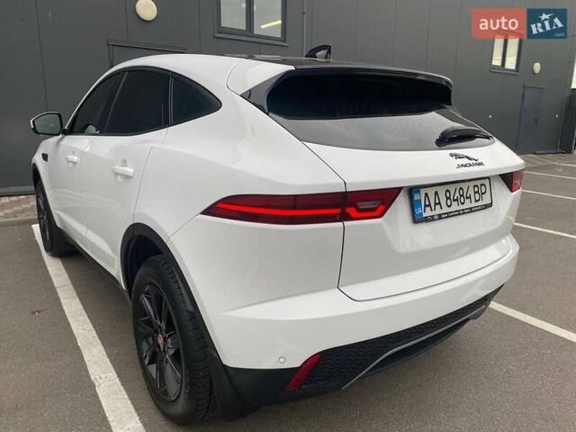 Белый Ягуар E-Pace, объемом двигателя 2 л и пробегом 74 тыс. км за 28000 $, фото 5 на Automoto.ua