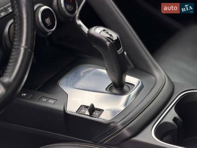Белый Ягуар E-Pace, объемом двигателя 2 л и пробегом 120 тыс. км за 25500 $, фото 45 на Automoto.ua