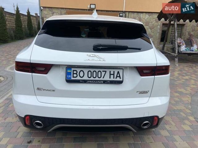 Белый Ягуар E-Pace, объемом двигателя 2 л и пробегом 54 тыс. км за 22500 $, фото 9 на Automoto.ua