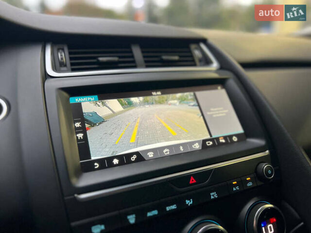 Белый Ягуар E-Pace, объемом двигателя 2 л и пробегом 85 тыс. км за 25500 $, фото 40 на Automoto.ua