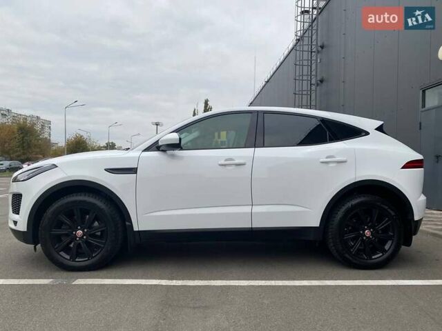 Белый Ягуар E-Pace, объемом двигателя 2 л и пробегом 74 тыс. км за 28000 $, фото 3 на Automoto.ua