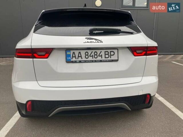 Белый Ягуар E-Pace, объемом двигателя 2 л и пробегом 74 тыс. км за 28000 $, фото 4 на Automoto.ua