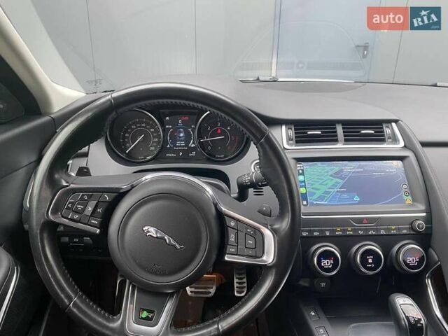 Белый Ягуар E-Pace, объемом двигателя 2 л и пробегом 74 тыс. км за 28000 $, фото 18 на Automoto.ua