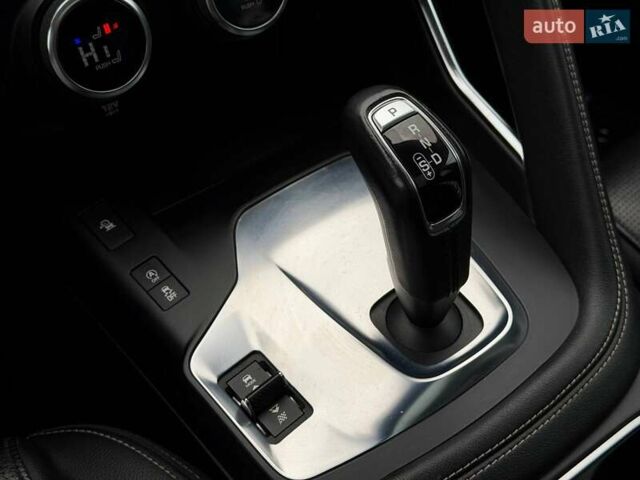 Белый Ягуар E-Pace, объемом двигателя 2 л и пробегом 120 тыс. км за 25500 $, фото 62 на Automoto.ua