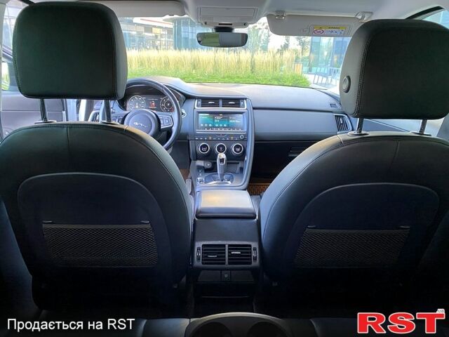 Білий Ягуар E-Pace, об'ємом двигуна 20 л та пробігом 105 тис. км за 25900 $, фото 10 на Automoto.ua
