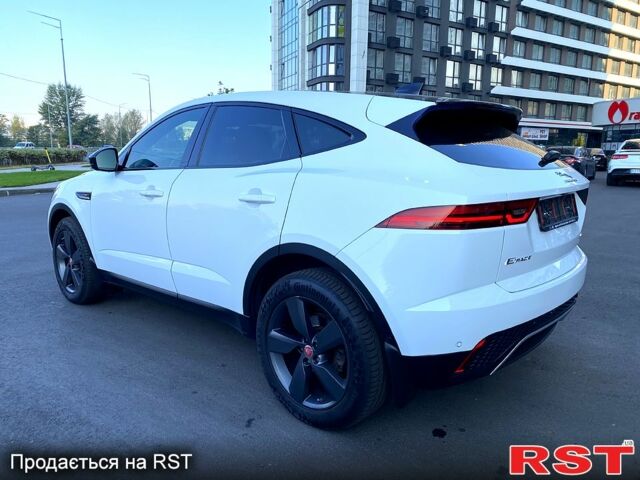 Білий Ягуар E-Pace, об'ємом двигуна 20 л та пробігом 105 тис. км за 25900 $, фото 2 на Automoto.ua