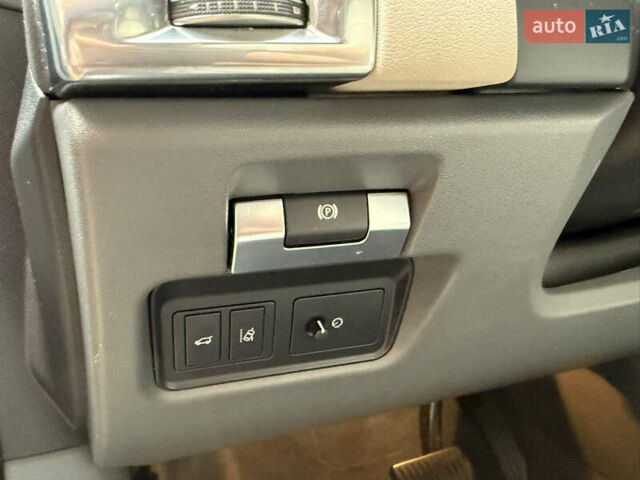 Білий Ягуар E-Pace, об'ємом двигуна 2 л та пробігом 145 тис. км за 28300 $, фото 20 на Automoto.ua