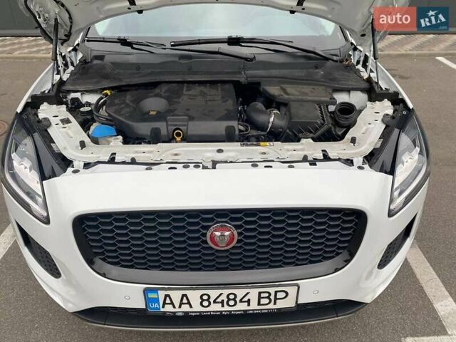 Белый Ягуар E-Pace, объемом двигателя 2 л и пробегом 74 тыс. км за 28000 $, фото 34 на Automoto.ua