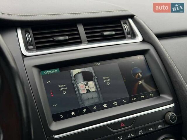Белый Ягуар E-Pace, объемом двигателя 2 л и пробегом 120 тыс. км за 25500 $, фото 59 на Automoto.ua