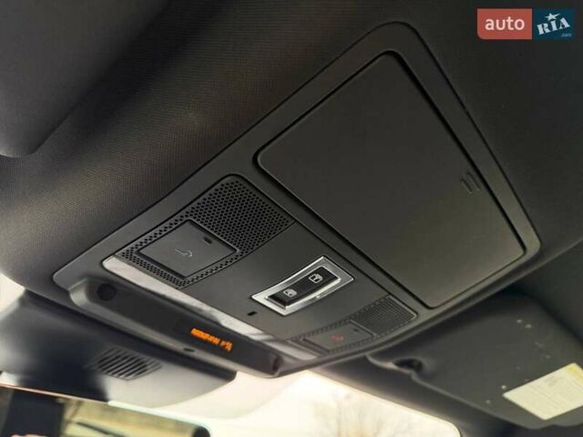 Белый Ягуар E-Pace, объемом двигателя 2 л и пробегом 120 тыс. км за 25500 $, фото 69 на Automoto.ua