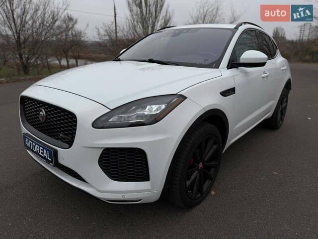 Белый Ягуар E-Pace, объемом двигателя 2 л и пробегом 120 тыс. км за 25500 $, фото 13 на Automoto.ua