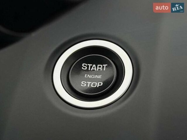 Белый Ягуар E-Pace, объемом двигателя 2 л и пробегом 120 тыс. км за 25500 $, фото 74 на Automoto.ua