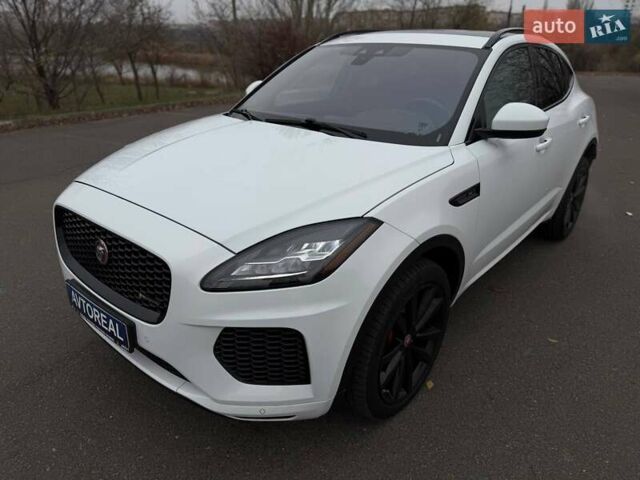 Белый Ягуар E-Pace, объемом двигателя 2 л и пробегом 120 тыс. км за 25500 $, фото 14 на Automoto.ua