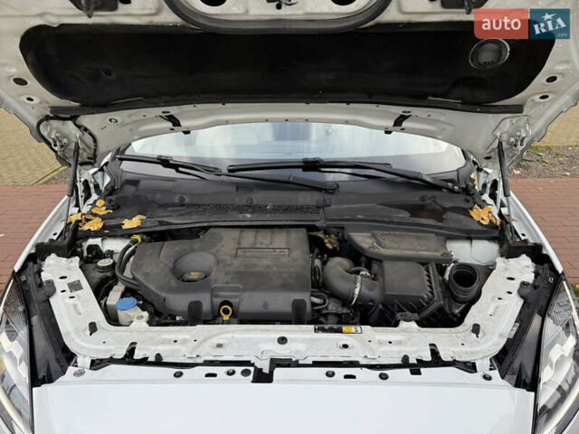 Білий Ягуар E-Pace, об'ємом двигуна 2 л та пробігом 145 тис. км за 28300 $, фото 23 на Automoto.ua