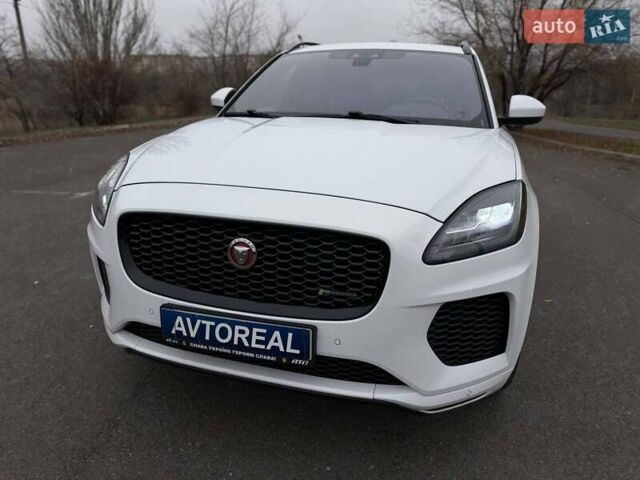 Белый Ягуар E-Pace, объемом двигателя 2 л и пробегом 120 тыс. км за 25500 $, фото 16 на Automoto.ua