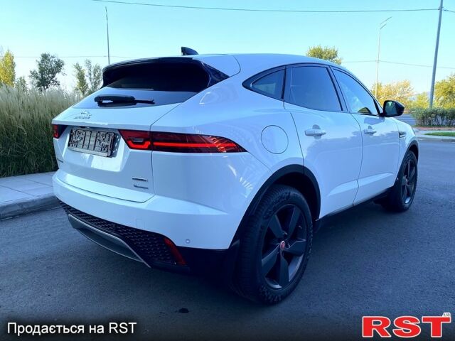 Білий Ягуар E-Pace, об'ємом двигуна 20 л та пробігом 105 тис. км за 25900 $, фото 1 на Automoto.ua