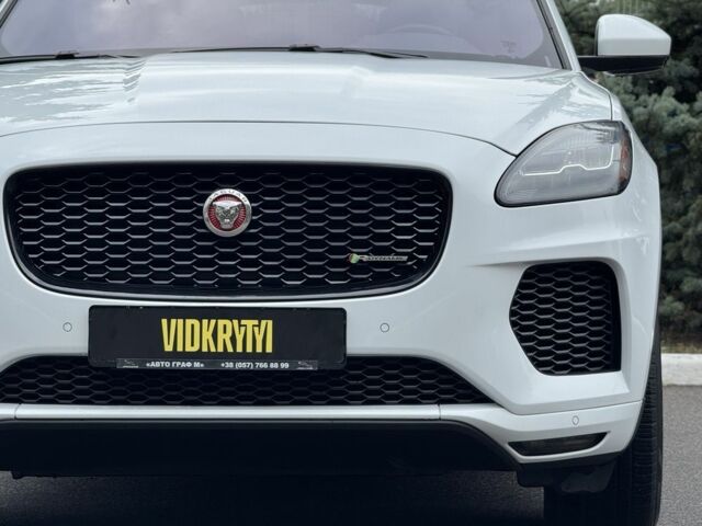 Белый Ягуар E-Pace, объемом двигателя 2 л и пробегом 38 тыс. км за 21500 $, фото 12 на Automoto.ua
