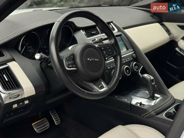 Белый Ягуар E-Pace, объемом двигателя 2 л и пробегом 38 тыс. км за 21500 $, фото 29 на Automoto.ua