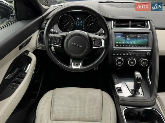 Белый Ягуар E-Pace, объемом двигателя 2 л и пробегом 38 тыс. км за 21500 $, фото 25 на Automoto.ua