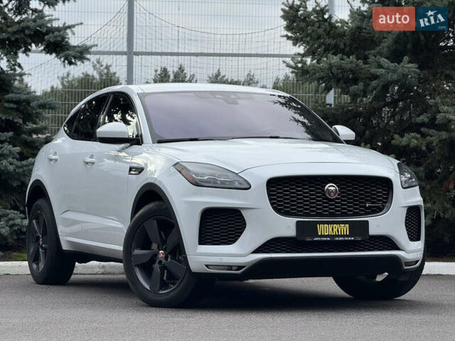 Белый Ягуар E-Pace, объемом двигателя 2 л и пробегом 38 тыс. км за 21500 $, фото 6 на Automoto.ua