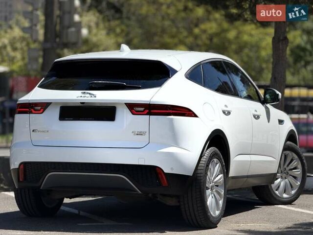 Білий Ягуар E-Pace, об'ємом двигуна 2 л та пробігом 72 тис. км за 26999 $, фото 5 на Automoto.ua