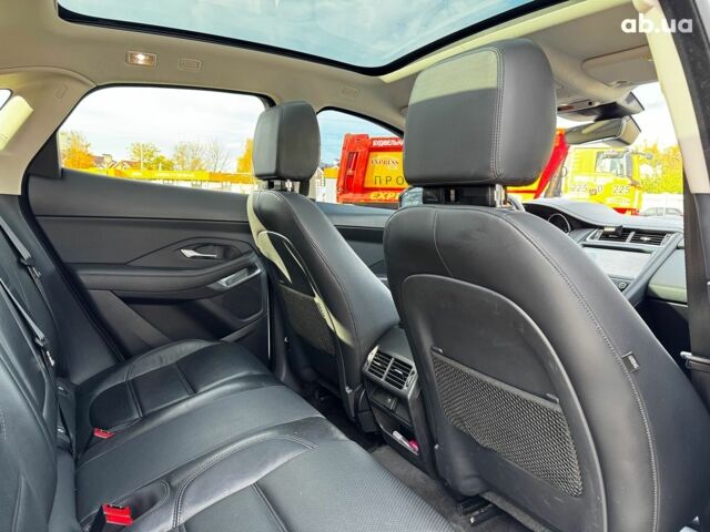 Белый Ягуар E-Pace, объемом двигателя 2 л и пробегом 59 тыс. км за 28490 $, фото 28 на Automoto.ua