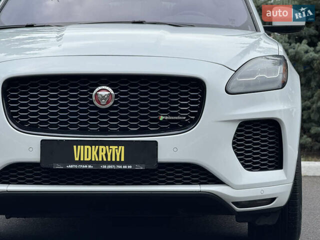 Белый Ягуар E-Pace, объемом двигателя 2 л и пробегом 38 тыс. км за 21500 $, фото 7 на Automoto.ua