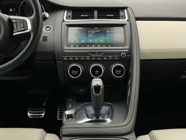 Белый Ягуар E-Pace, объемом двигателя 2 л и пробегом 38 тыс. км за 21500 $, фото 18 на Automoto.ua