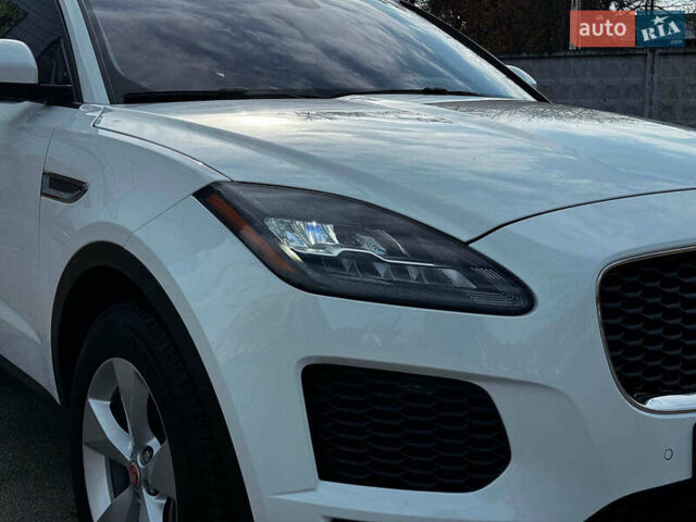 Білий Ягуар E-Pace, об'ємом двигуна 2 л та пробігом 59 тис. км за 28490 $, фото 3 на Automoto.ua