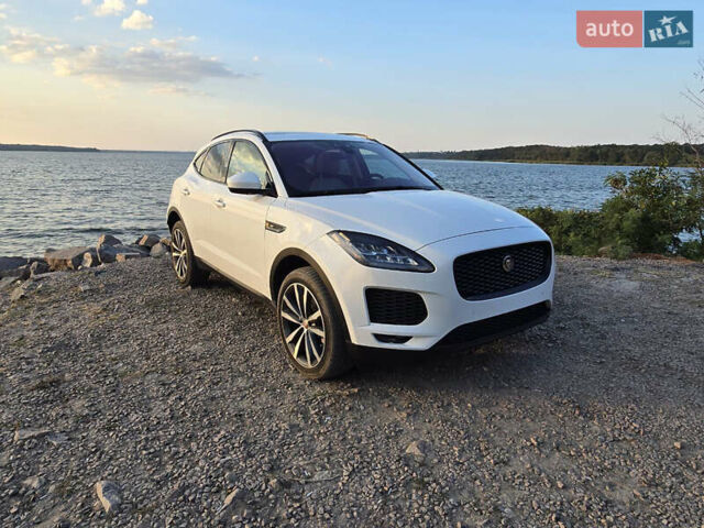 Белый Ягуар E-Pace, объемом двигателя 2 л и пробегом 35 тыс. км за 28000 $, фото 1 на Automoto.ua