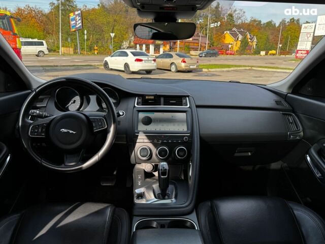 Белый Ягуар E-Pace, объемом двигателя 2 л и пробегом 59 тыс. км за 28490 $, фото 26 на Automoto.ua