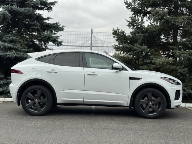 Белый Ягуар E-Pace, объемом двигателя 2 л и пробегом 38 тыс. км за 21500 $, фото 5 на Automoto.ua