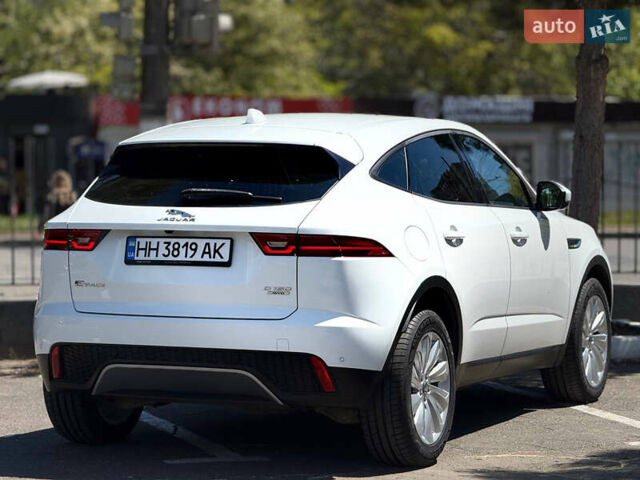 Белый Ягуар E-Pace, объемом двигателя 2 л и пробегом 72 тыс. км за 26100 $, фото 5 на Automoto.ua